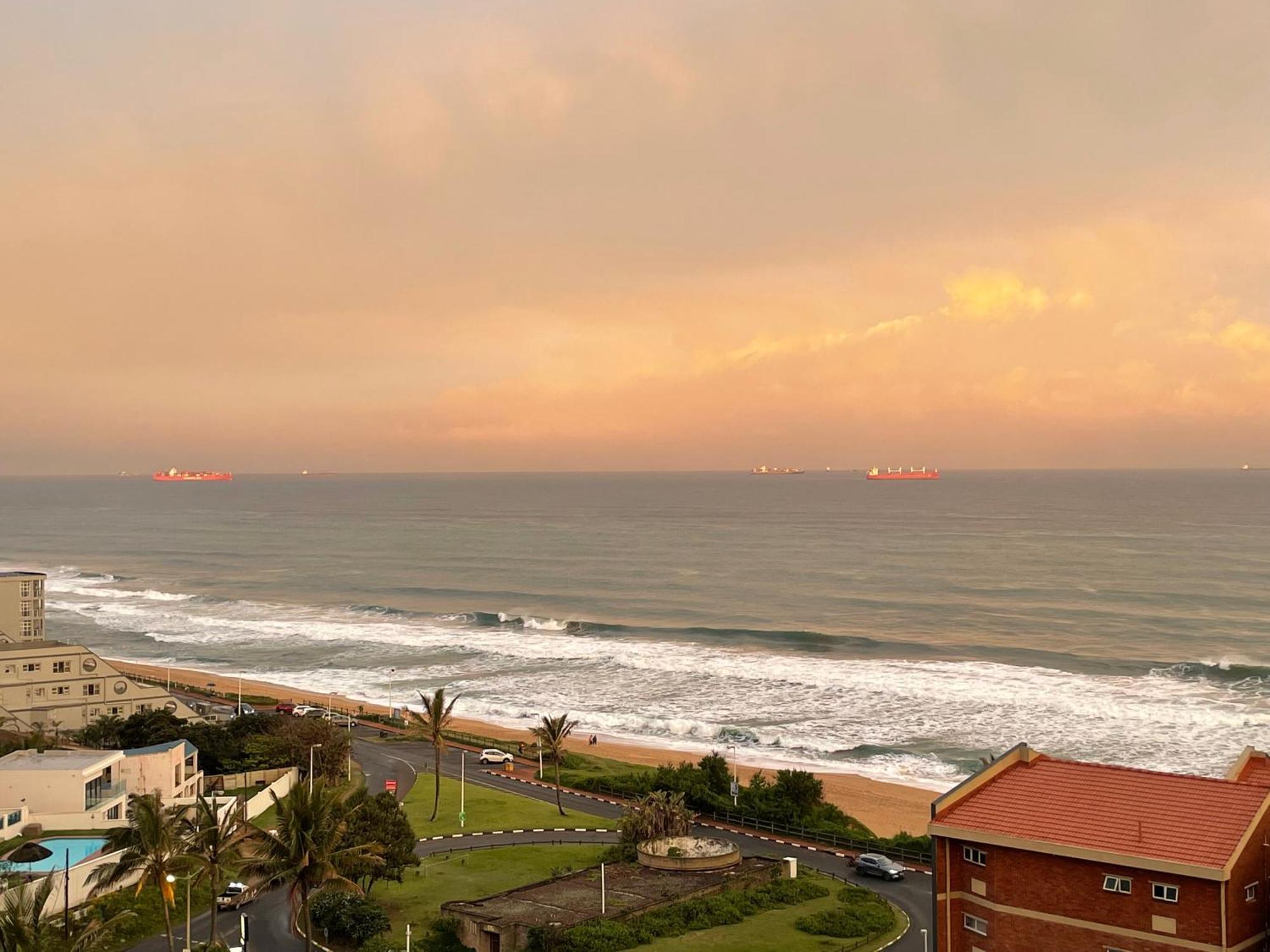 Umdloti Holiday Resort Apartment 514 - Amazing Breaker & Ocean Views Exterior photo